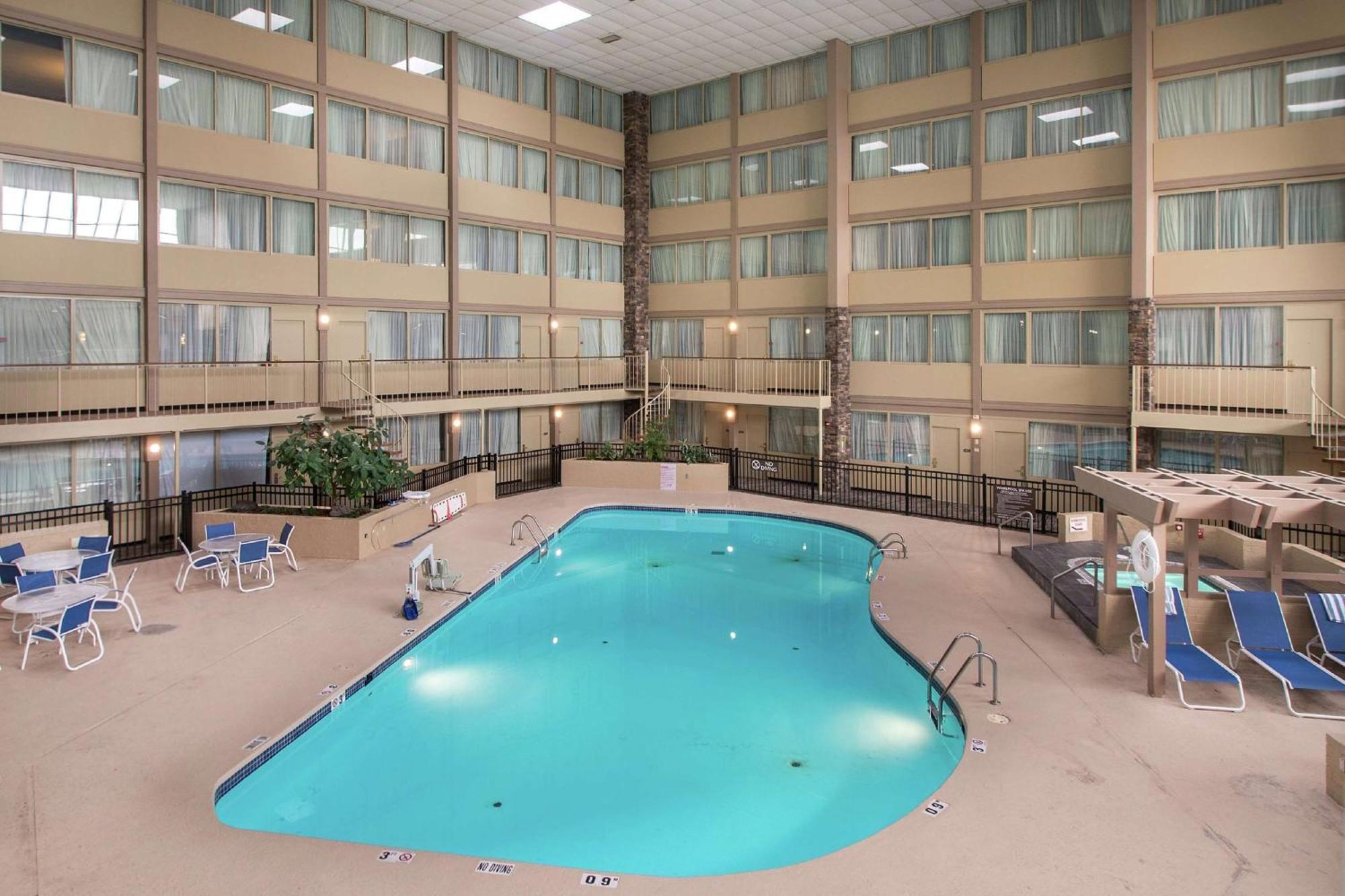 Wyndham Garden Westlake Zewnętrze zdjęcie