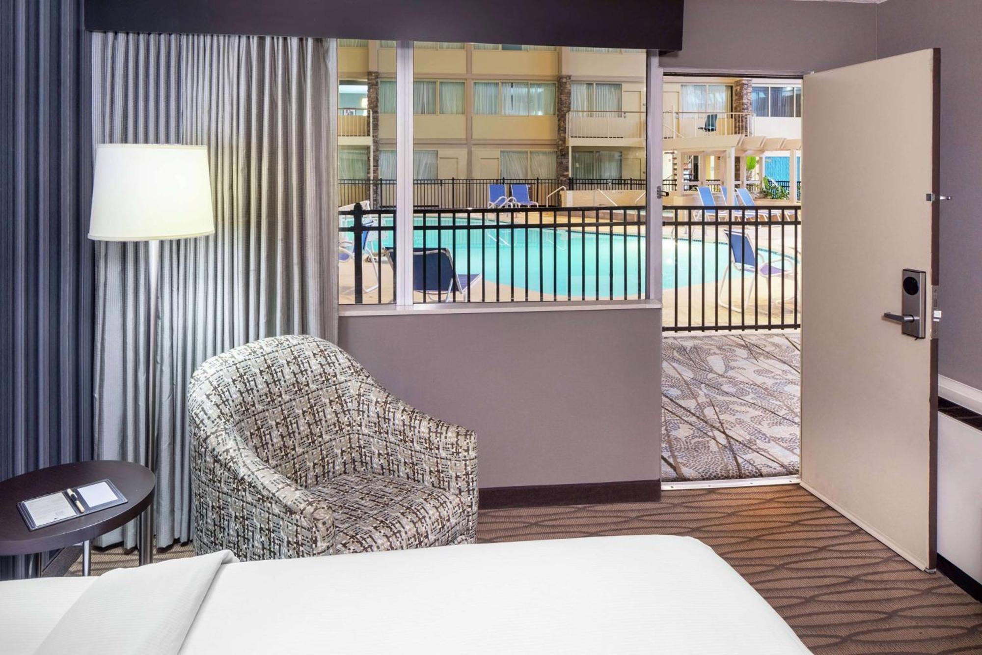 Wyndham Garden Westlake Zewnętrze zdjęcie